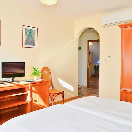 Bed and Breakfast Nyerges Vendegfogado Хедькё Экстерьер фото